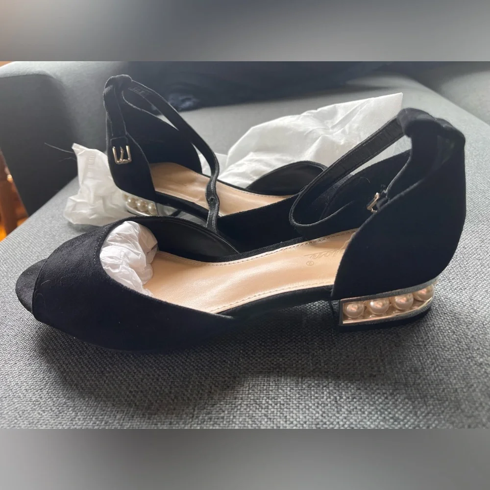 NWOT Black Suede Sandals Pearl Block Heel Ankle Strap Dress Shoes 7